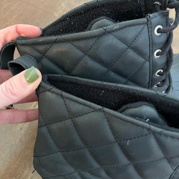 Women’s Sperry waterproof quilted black boots - Picture 5 of 6